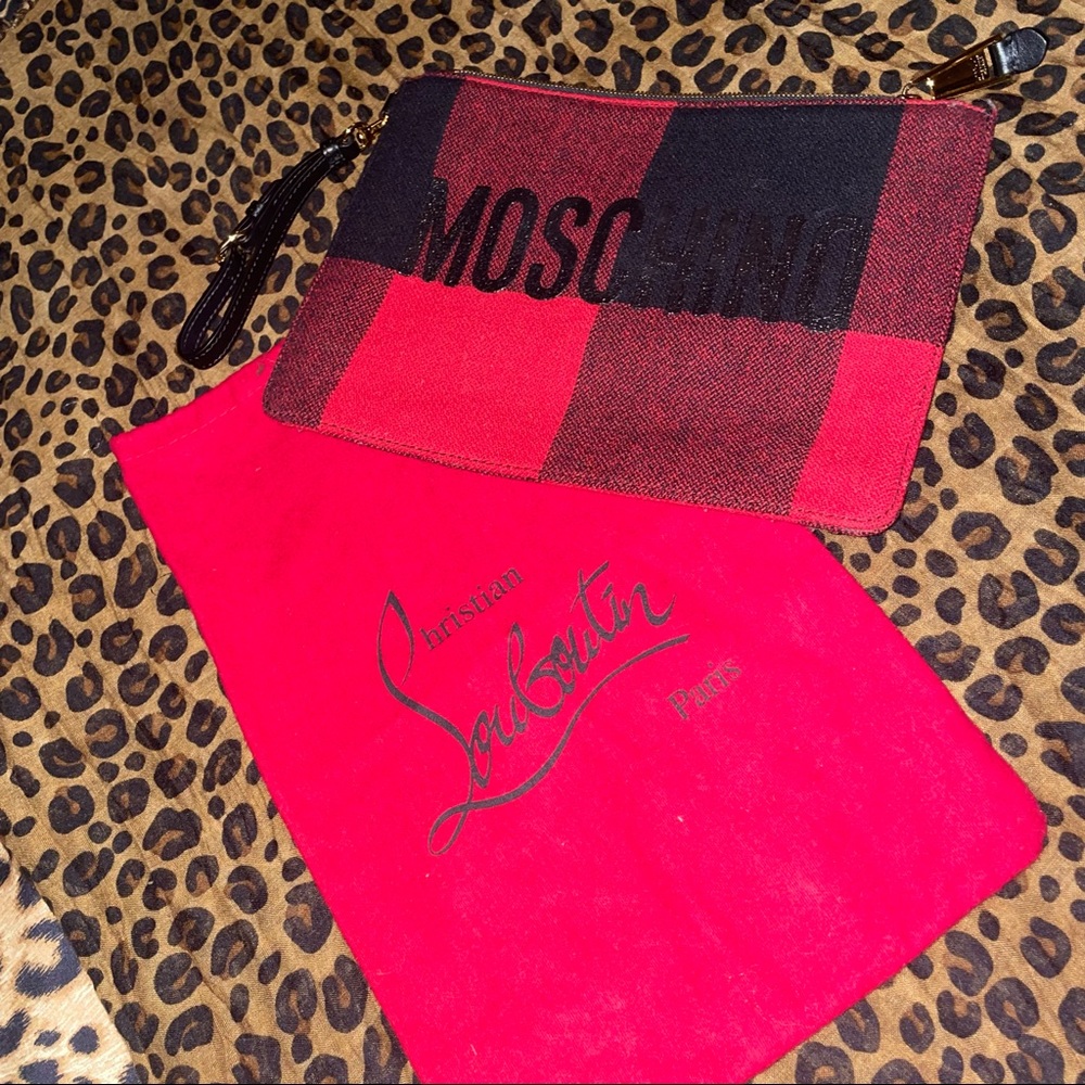 Authentic Moschino Logo Wristlet - Picture 9 of 9